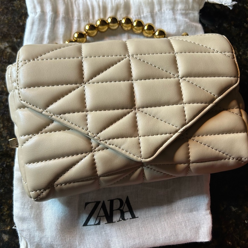 Zara Nude Woman Quilted Shoulder Bag With Chain